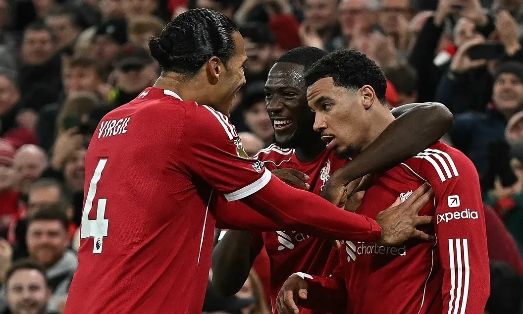 Van Dijk trần tình về sự sa sút của Liverpool